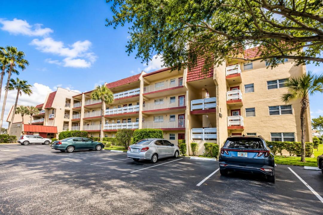 1050 Country Club Drive 303, Margate, Florida 33063, Estados Unidos