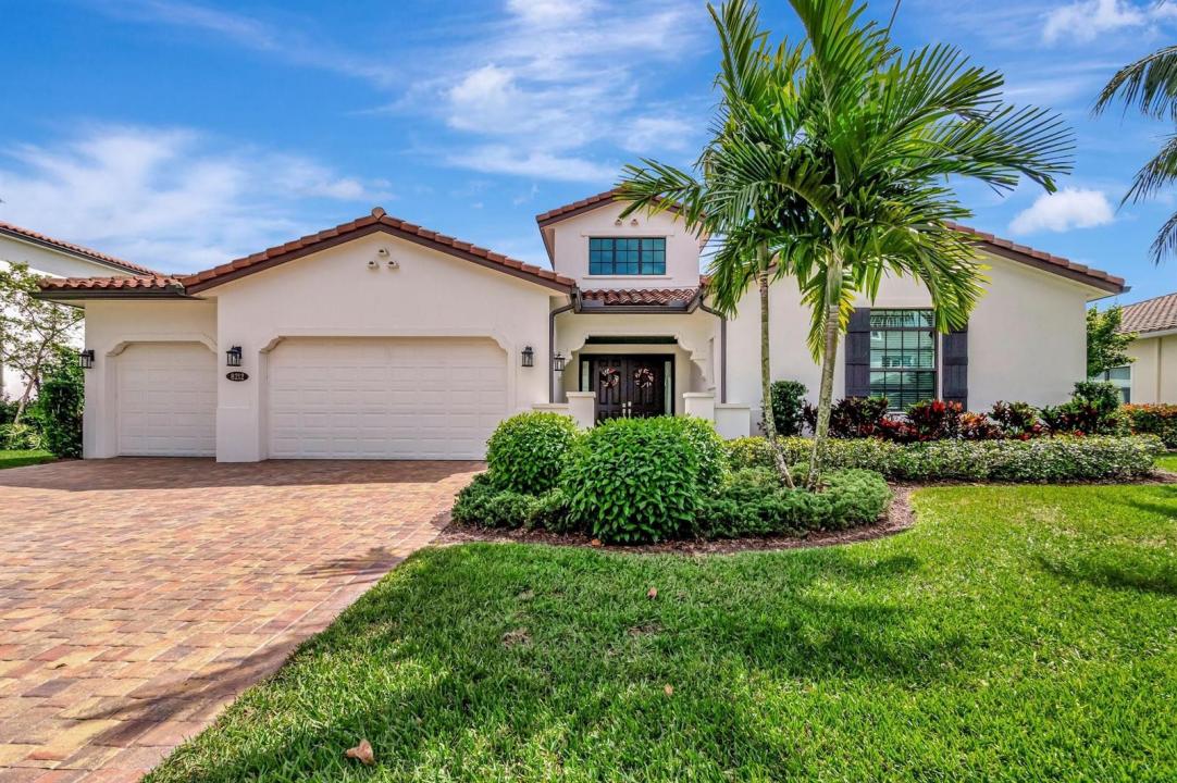 8212 Grand Prix Lane, Boynton Beach, Florida 33472, USA
