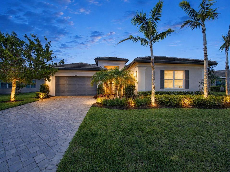 11698 SW Coronado Springs Drive, Port St. Lucie, פלורידה 34987, ארצות הברית של אמריקה