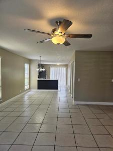 4876 Orleans Court A, Haverhill, فلوريدا 33415, الولايات المتحدة