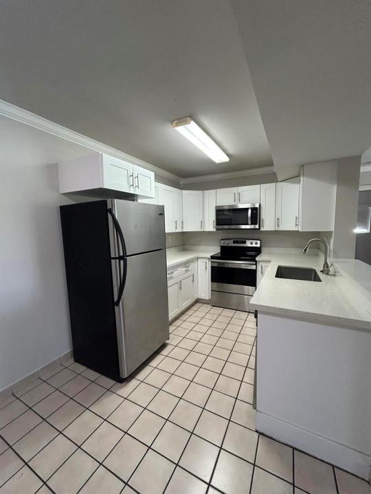 450 W Palm Cir W Circle 103, Pembroke Pines, Floride 33025, États-Unis