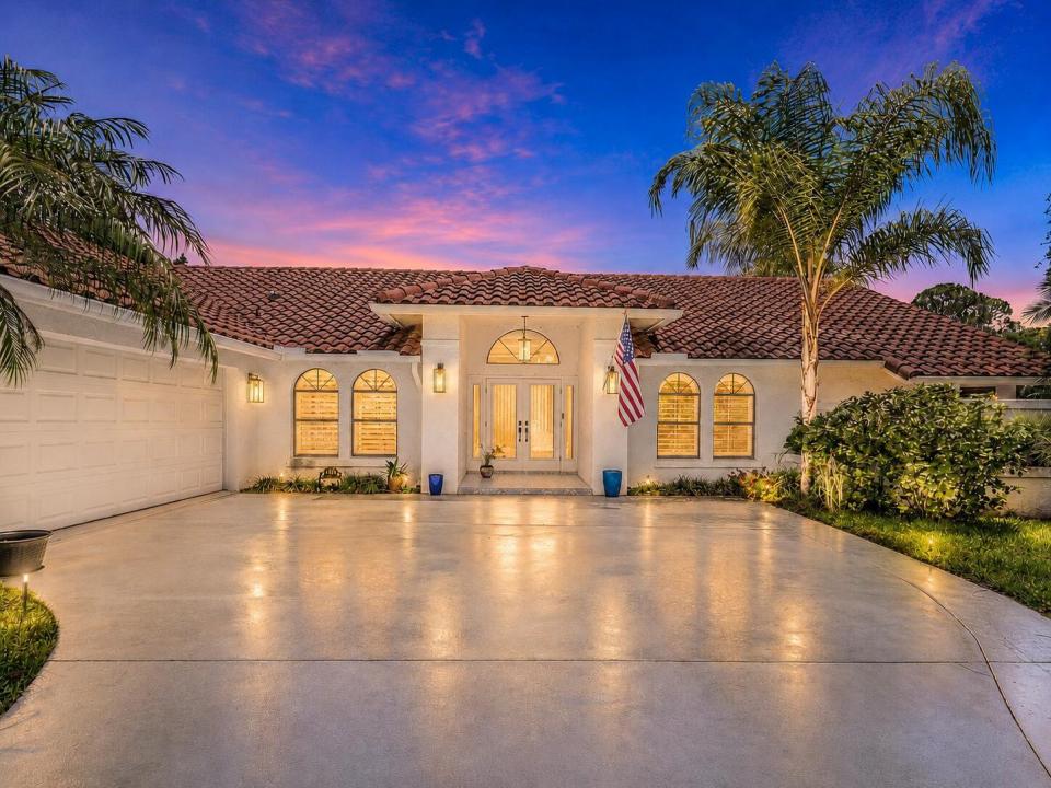1488 SE Colony Way, Jupiter, Florida 33478, USA