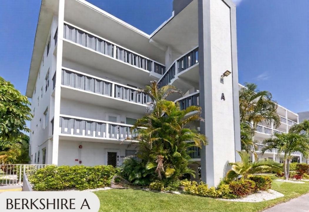 2002 Berkshire A 2002, Deerfield Beach, Florida 33442, Stati Uniti