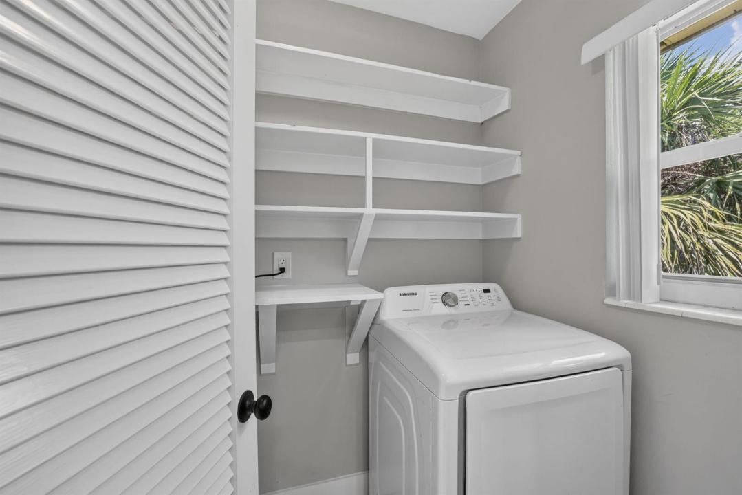 2755 NE 28th Avenue E2, Lighthouse Point, Florida 33064, USA