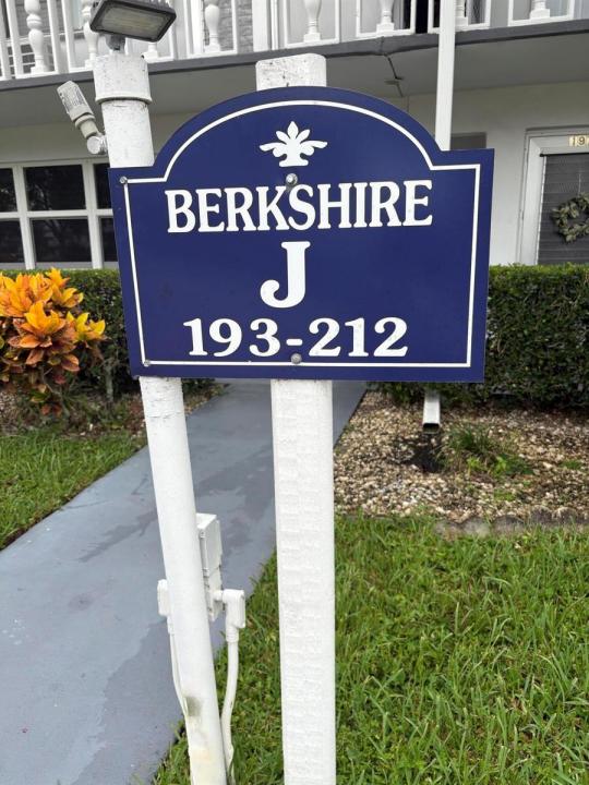 200 Berkshire J, West Palm Beach, Florida 33417, USA