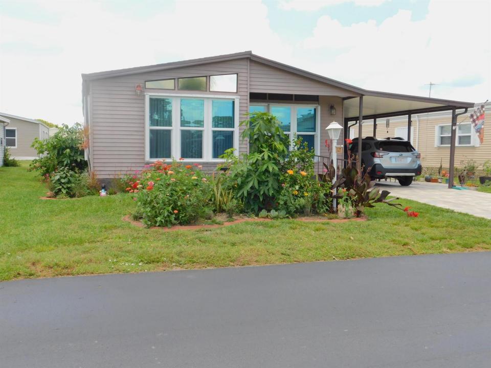 527 Tropical Isles Circle F-30, Fort Pierce, Floryda 34982, USA
