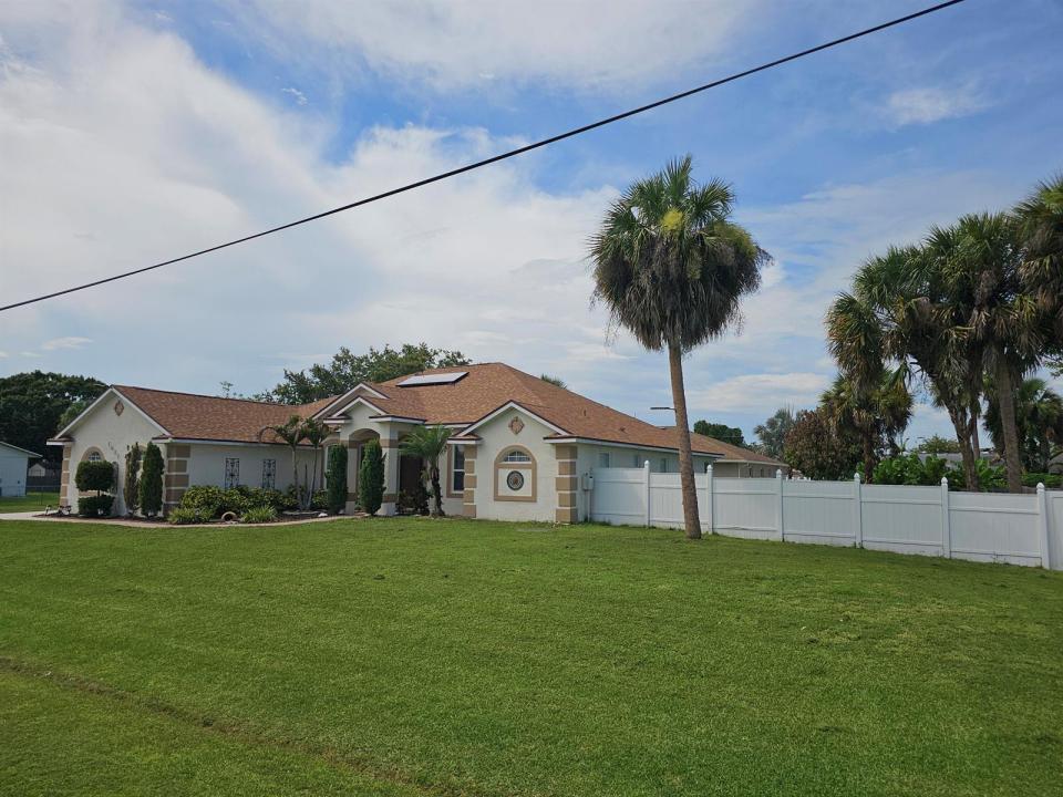 1637 SW La Gorce Avenue, Port St. Lucie, Flórida 34953, Estados Unidos