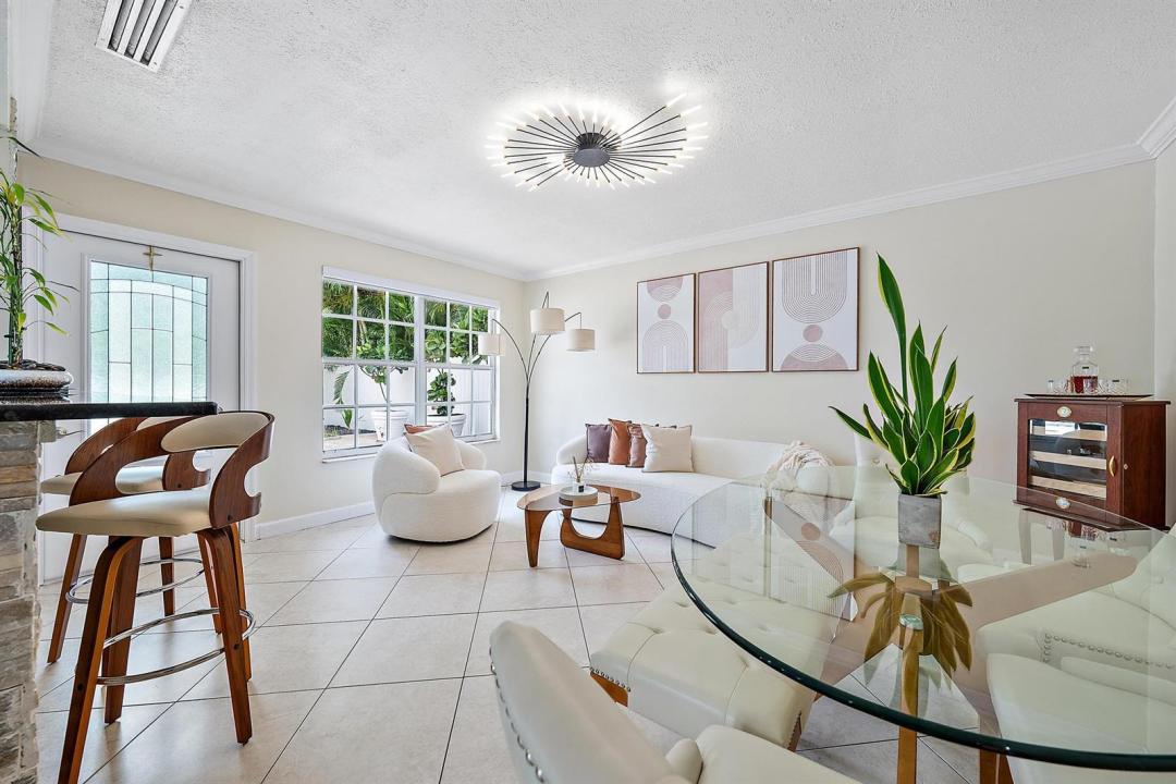 904 Ortega Road, West Palm Beach, Florida 33405, USA