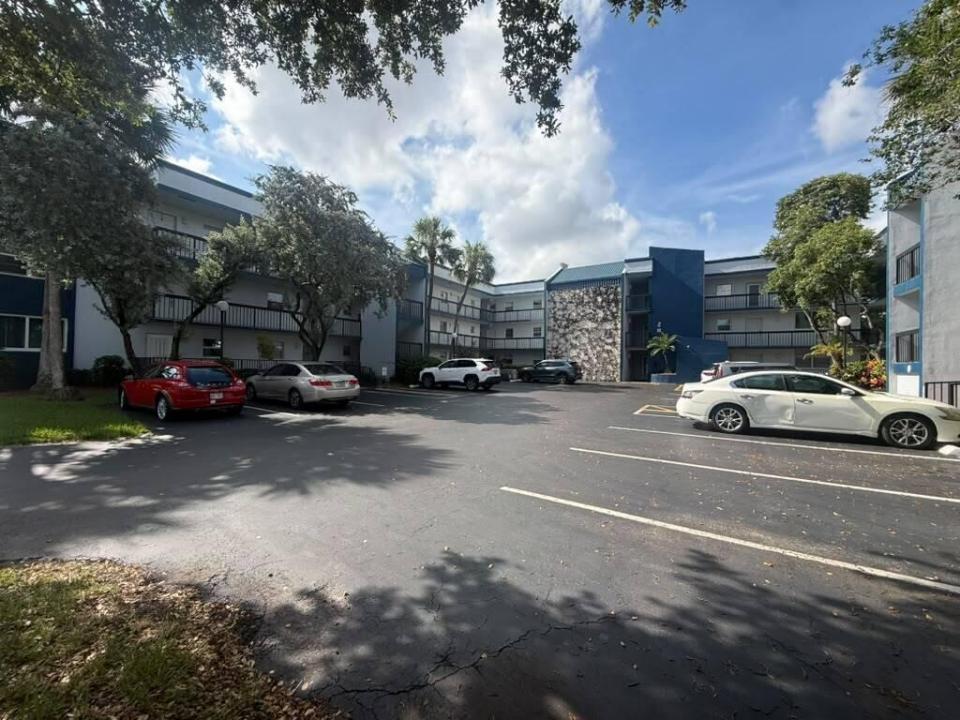 3210 Holiday Springs Boulevard 2-103, Margate, Floride 33063, États-Unis