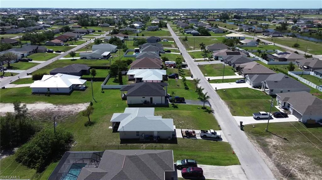 2713 NW 5th Terrace, Cape Coral, Flórida 33993, Estados Unidos