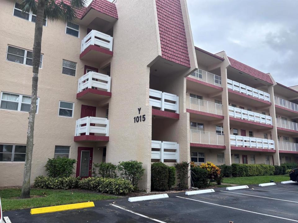 1015 Country Club Drive 205, Margate, Florida 33063, USA