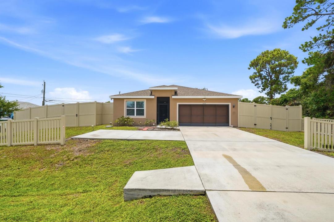 1572 SW Paar Drive, Port St. Lucie, Floride 34953, États-Unis