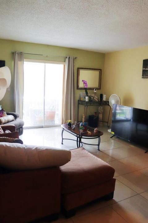 20500 NW 7th Avenue 8, Miami Gardens, Florida 33169, USA