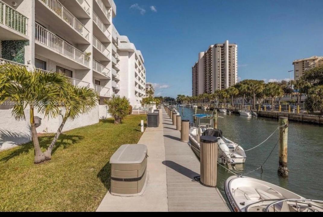 1650 NE 115th Street 103, Miami, 플로리다 33181, 미국