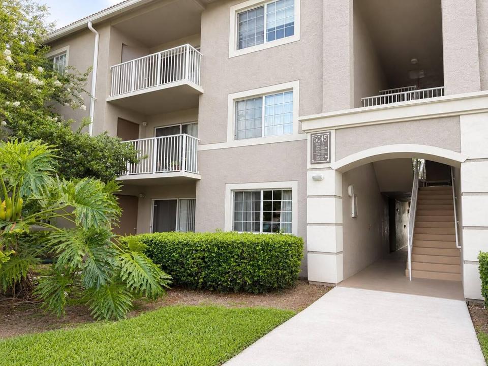 5045 Wiles Road 105, Coconut Creek, Florida 33073, Stati Uniti