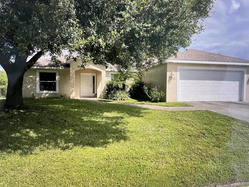 435 SW Lakota Avenue, Port St. Lucie, فلوريدا 34953, الولايات المتحدة