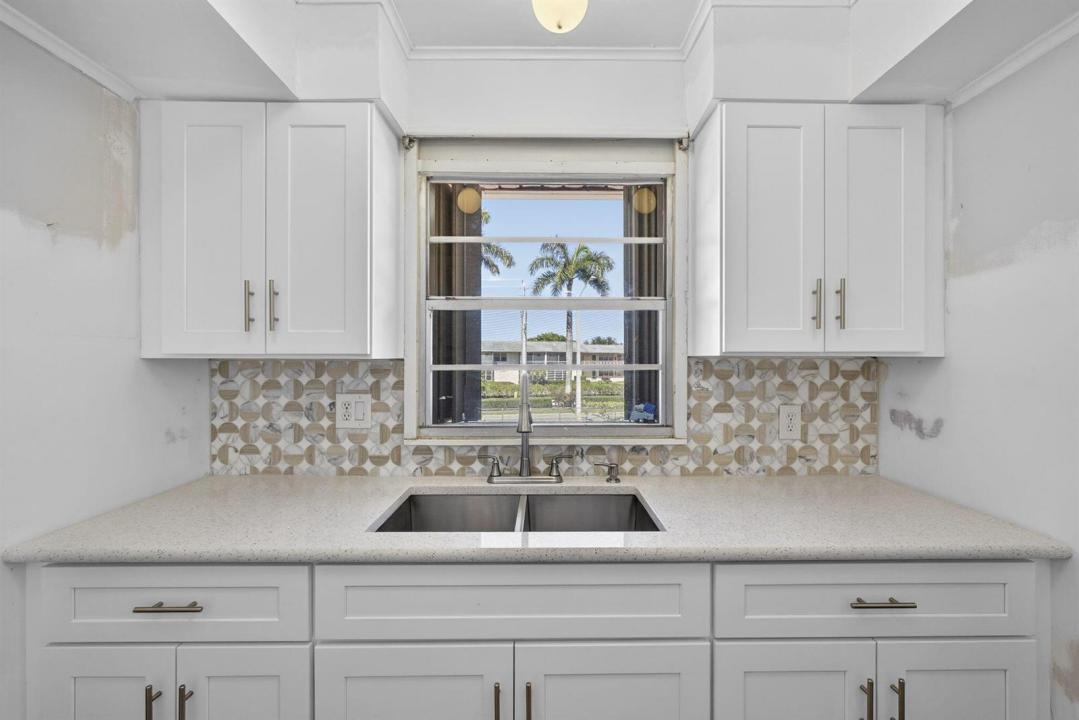 1 Golfs Edge F, West Palm Beach, Florida 33417, USA