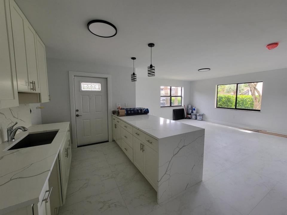 240 SW 7th Street 9, Boca Raton, Floryda 33432, USA