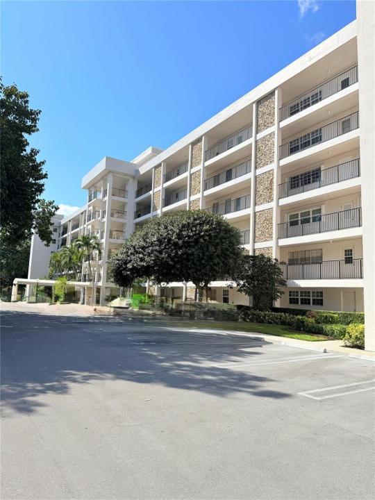 2801 N Palm Aire Drive 604, Pompano Beach, Floride 33069, États-Unis