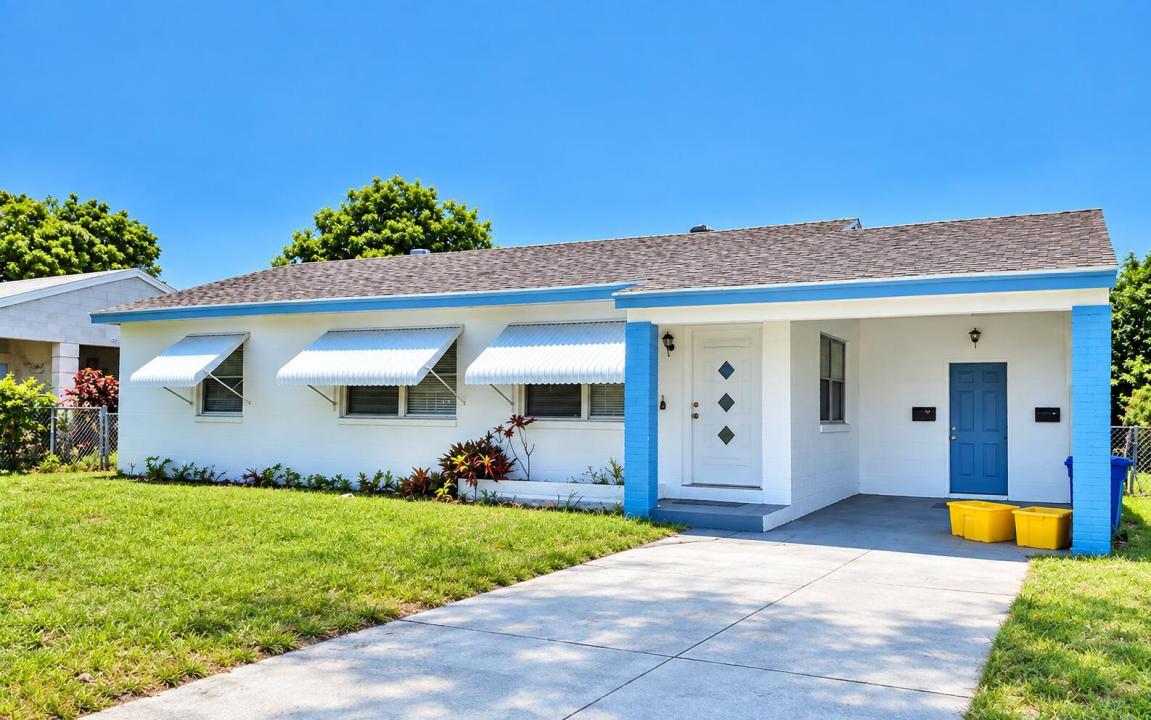 936 45th Street, West Palm Beach, Florida 33407, USA