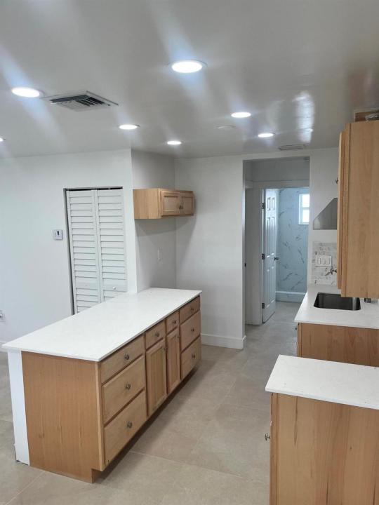 701 S C Street, Florida 33460, USA