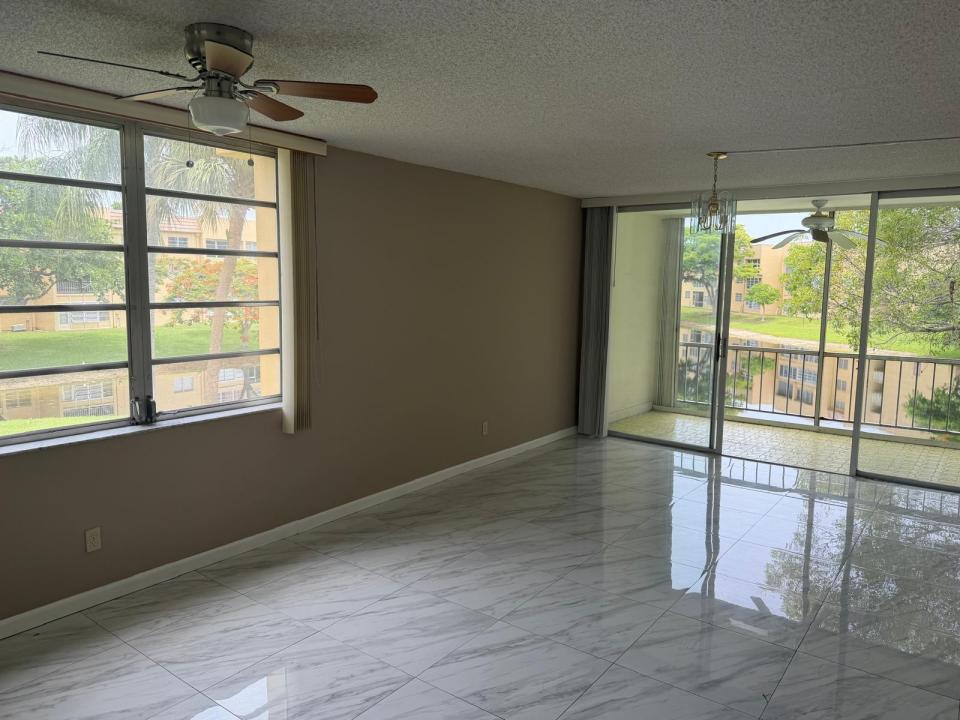 5750 NW 64th Avenue 201, Tamarac, Florida 33319, USA