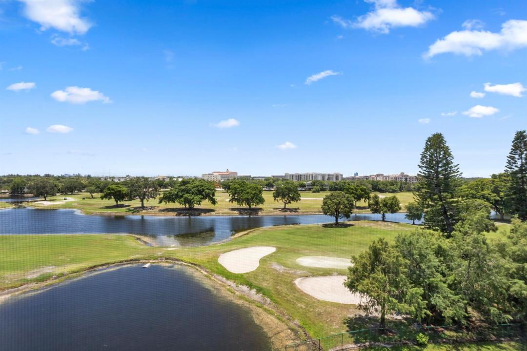 3150 W Rolling Hills Circle 709, Davie, Florida 33328, USA