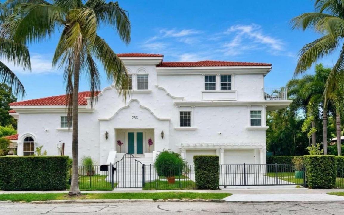 233 Pershing Way, West Palm Beach, Floryda 33401, USA