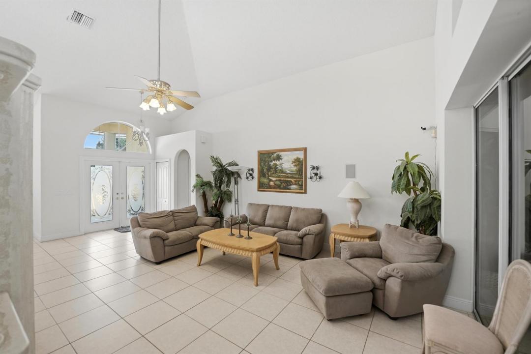 2305 Winding Creek Lane, Fort Pierce, Floride 34981, États-Unis