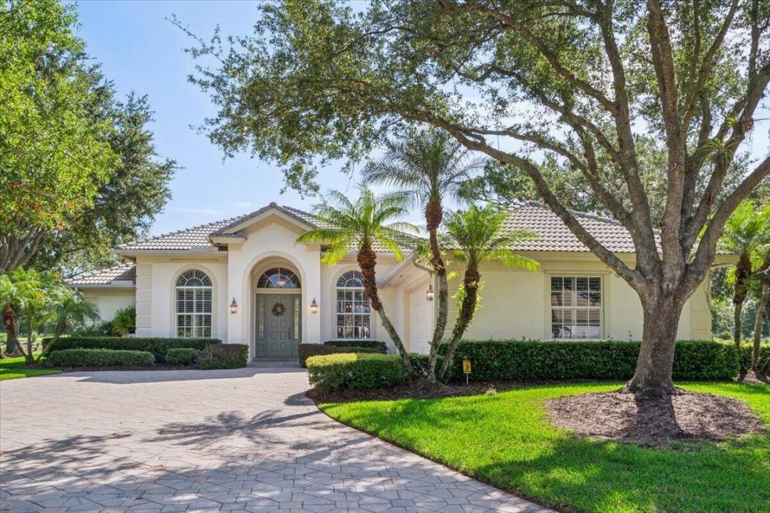 8004 Links Way, Port St. Lucie, Florida 34986, USA