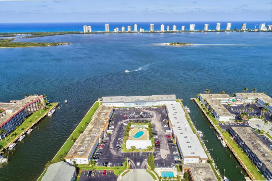 100 Shore Court 307, North Palm Beach, Florida 33408, Stati Uniti