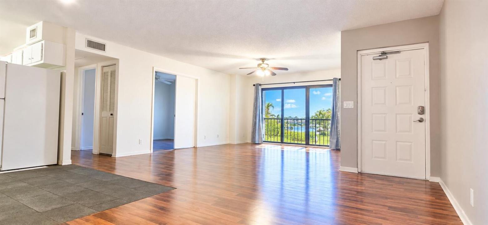 1013 Green Pine Boulevard H2, West Palm Beach, Flórida 33409, Estados Unidos