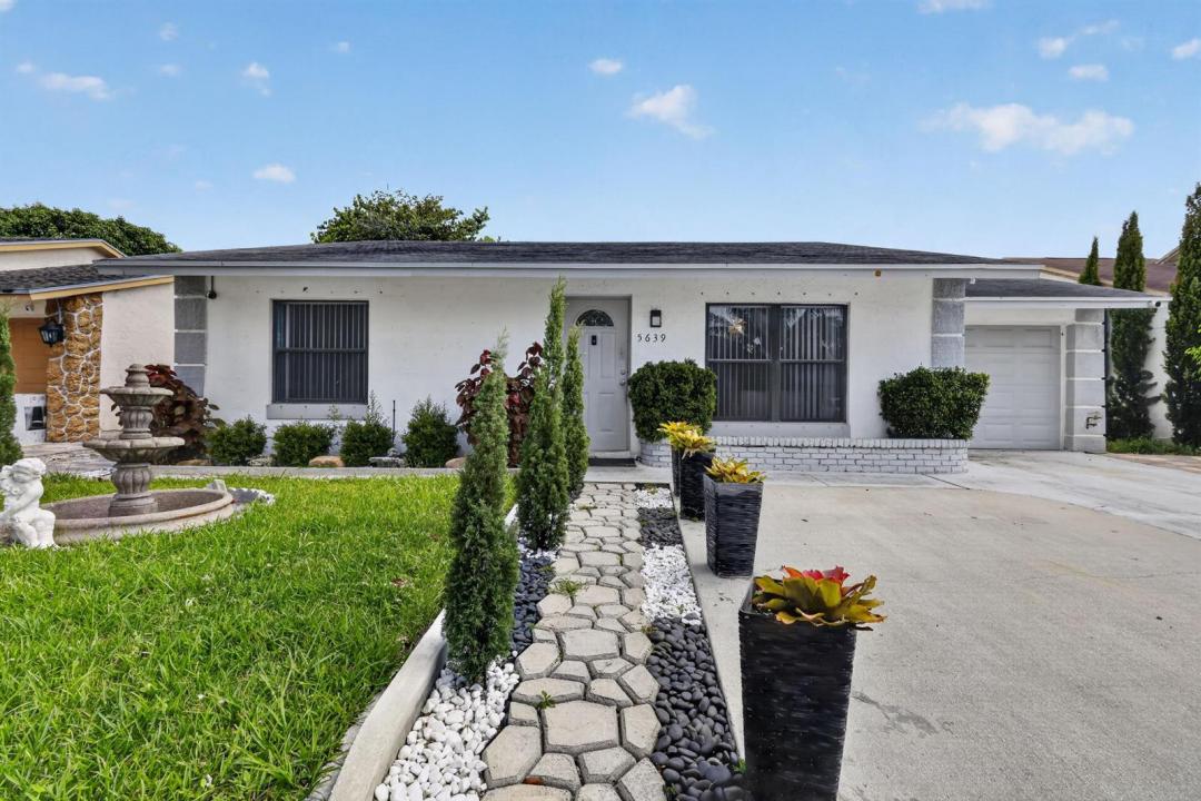 5639 Ithaca E Circle, Lake Worth, Floryda 33463, USA