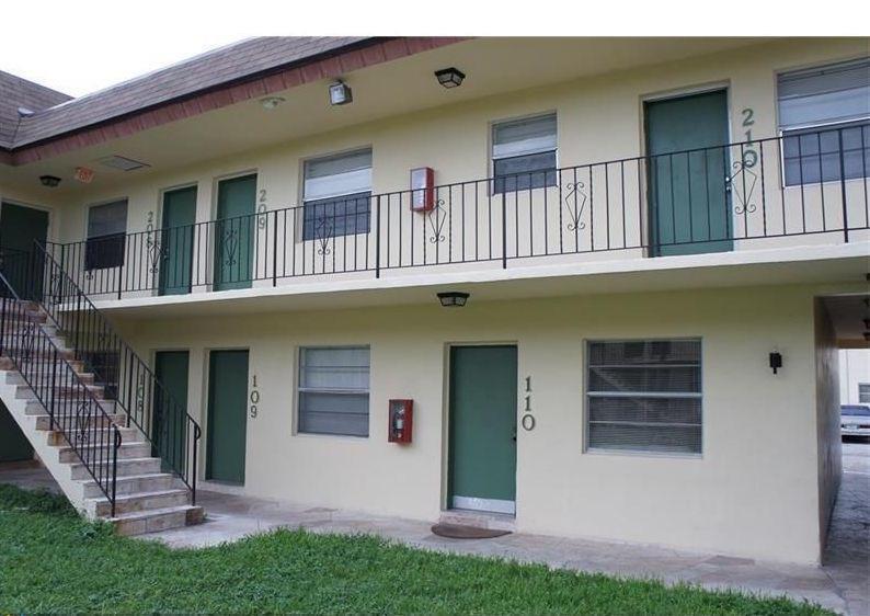 4800 NW 24th Court D214, Lauderdale Lakes, פלורידה 33313, ארצות הברית של אמריקה