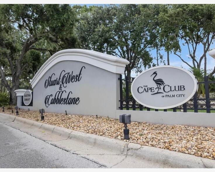 559 SW Squire Johns Lane, Palm City, Florida 34990, USA
