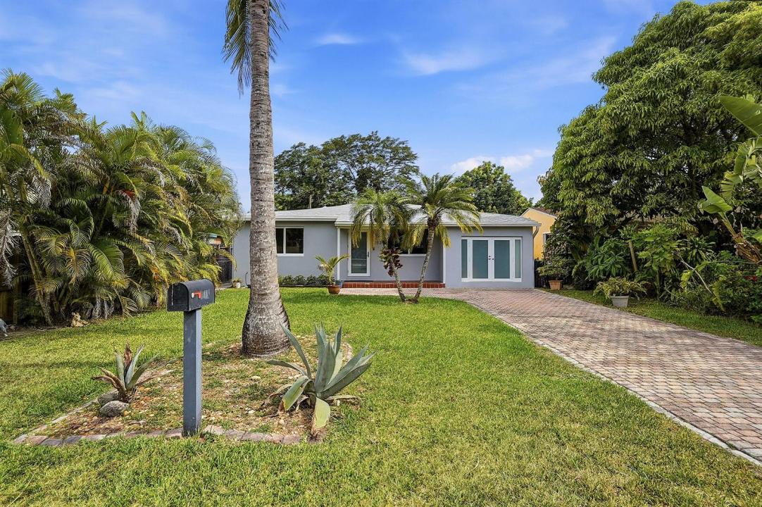 2834 Adams Street, Hollywood, Florida 33020, USA