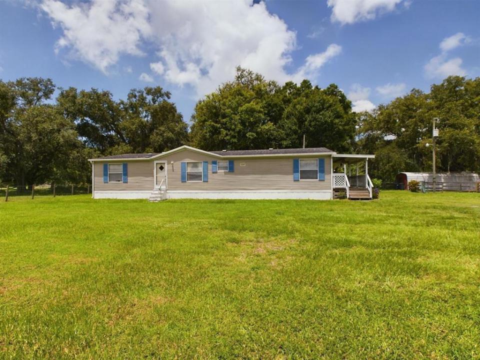 945 NE 28th Avenue, Okeechobee, Floryda 34972, USA