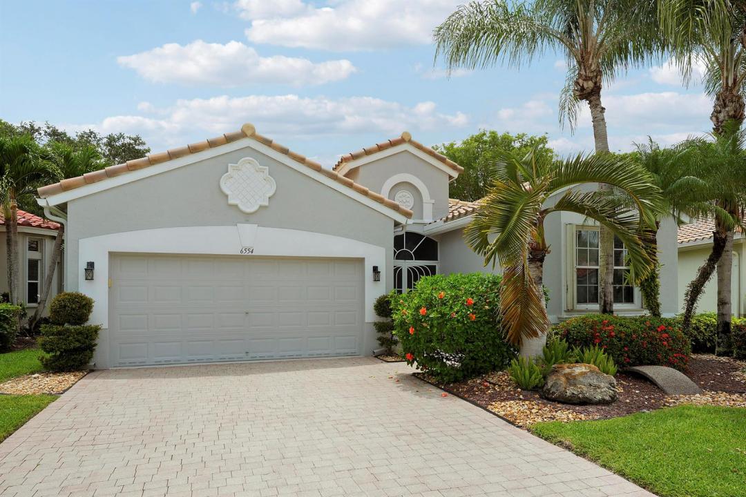 6554 Pavone Street, Lake Worth, Floryda 33467, USA
