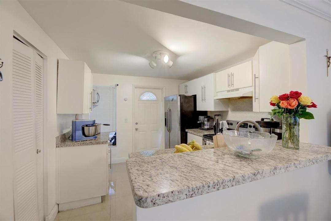 3777 NW 78th NW Avenue 10D, Hollywood, Florida 33024, Stati Uniti