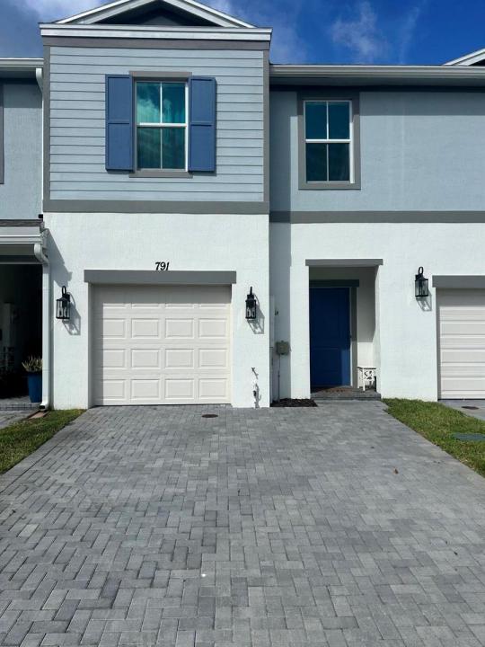 791 NE Trailside Run, Port St. Lucie, Florida 34983, USA