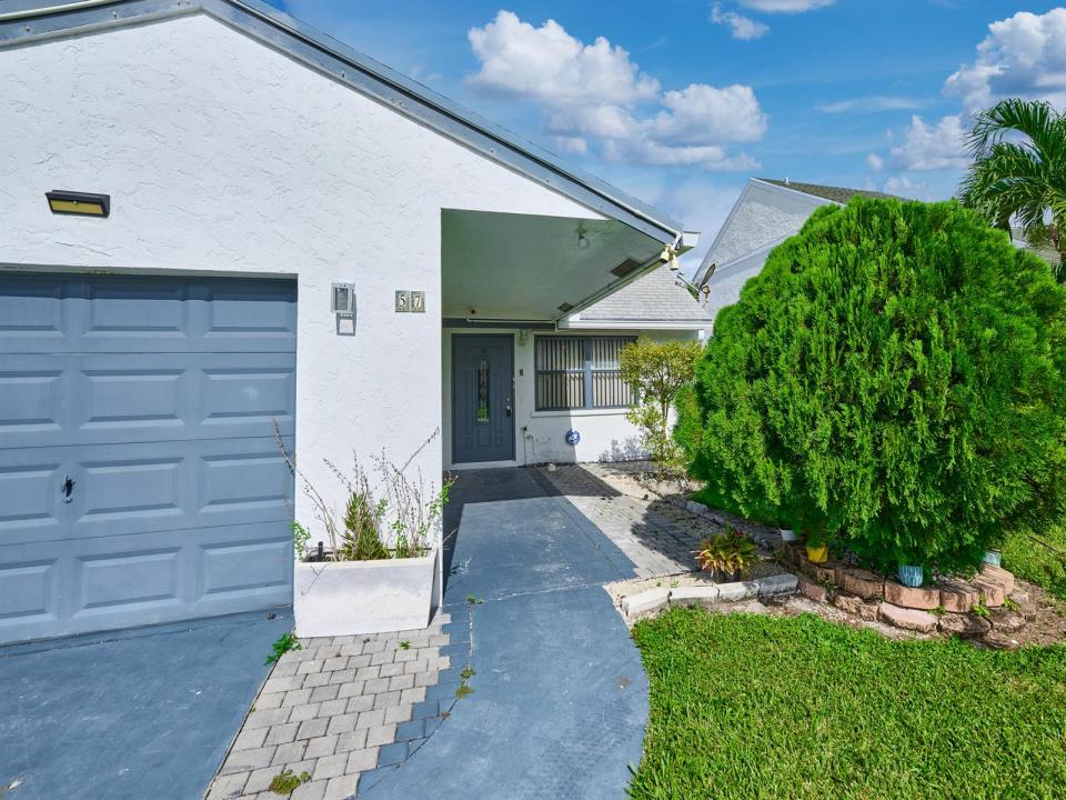 57 Peachtree Place, Boynton Beach, Florida 33436, USA