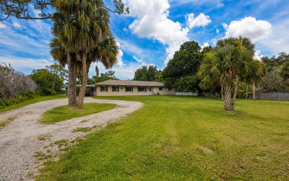 9302 Orange Avenue, Fort Pierce, Florida 34945, USA