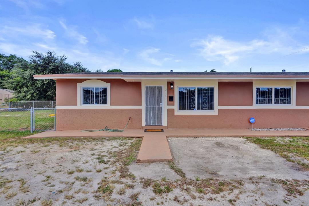 2147 NW 100th Street, Miami, Floride 33147, États-Unis