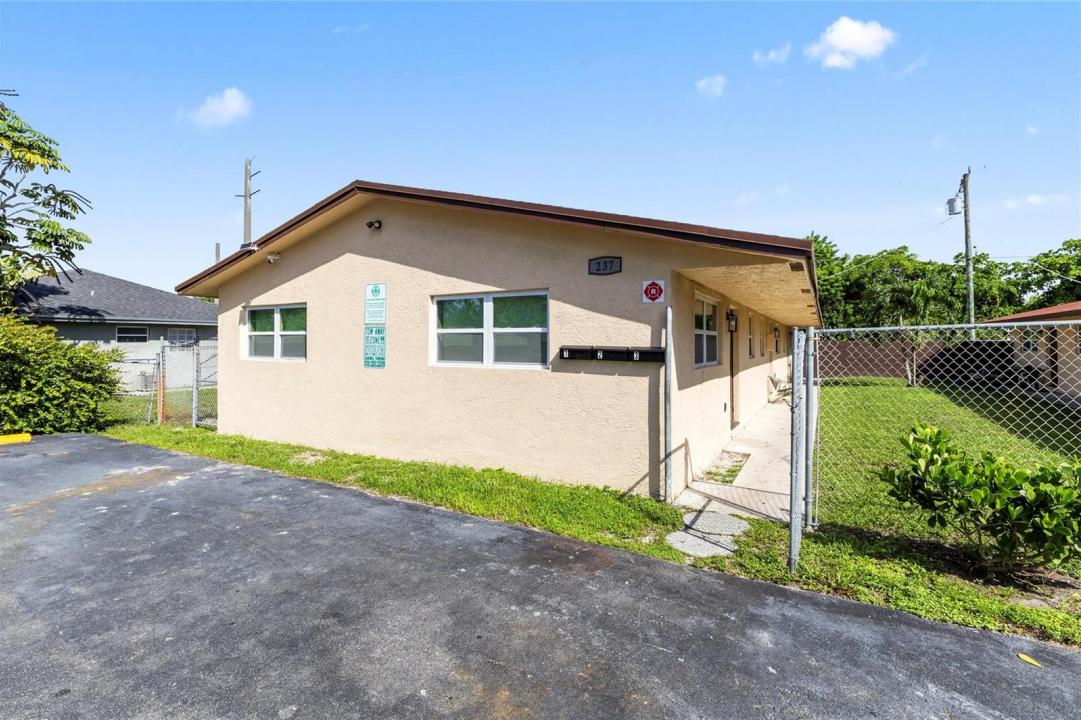 237 NW 12th Court, Pompano Beach, Floride 33060, États-Unis