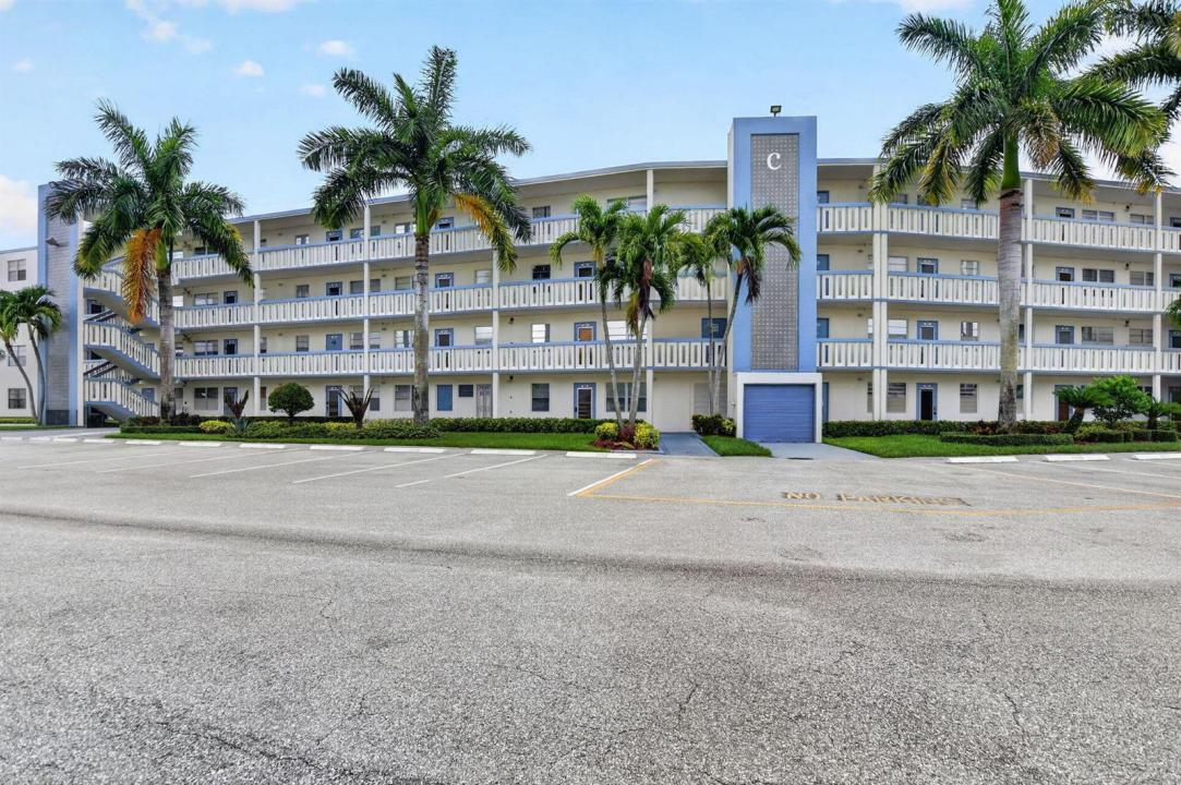 3057 Yarmouth C, Boca Raton, Florida 33434, USA
