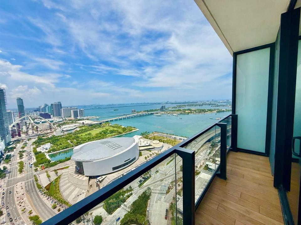 398 NE 5th Street 3907, Miami, Florida 33132, USA