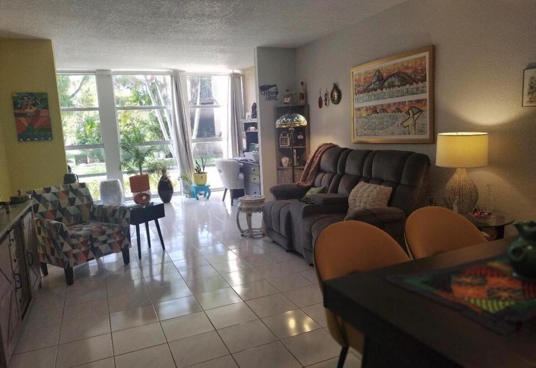 2101 Atlantic Shores Boulevard 117, Hallandale Beach, فلوريدا 33009, الولايات المتحدة