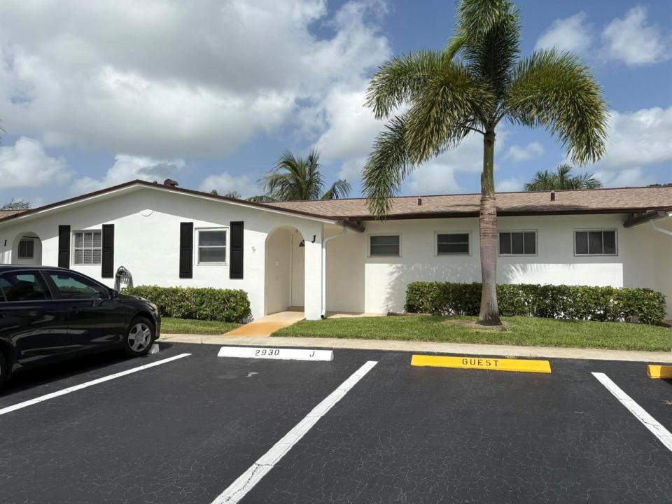 2930 CROSLEY E Drive J, West Palm Beach, Florida 33415, USA