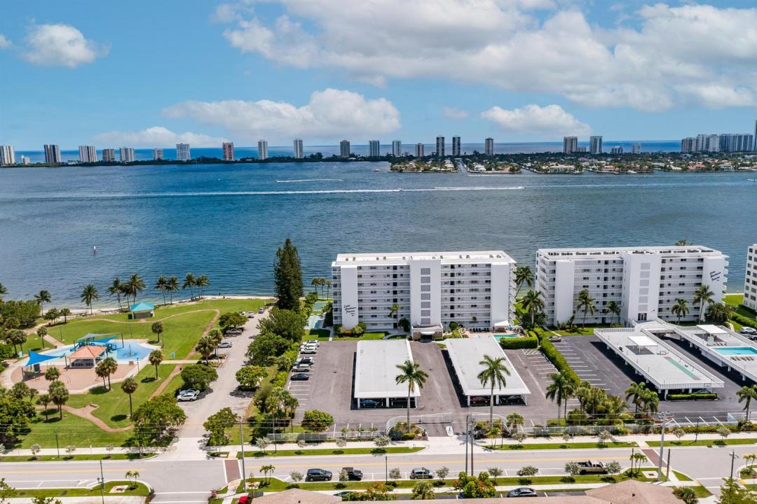 501 LAKE SHORE Drive 206, Lake Park, Floride 33403, États-Unis