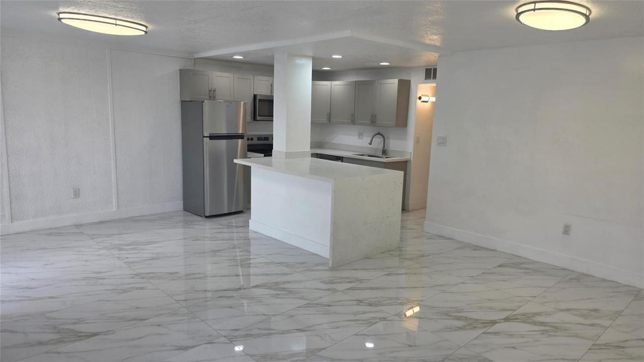 1758 NW 55th Avenue 101, Lauderhill, Florida 33313, Amerika Birleşik Devletleri